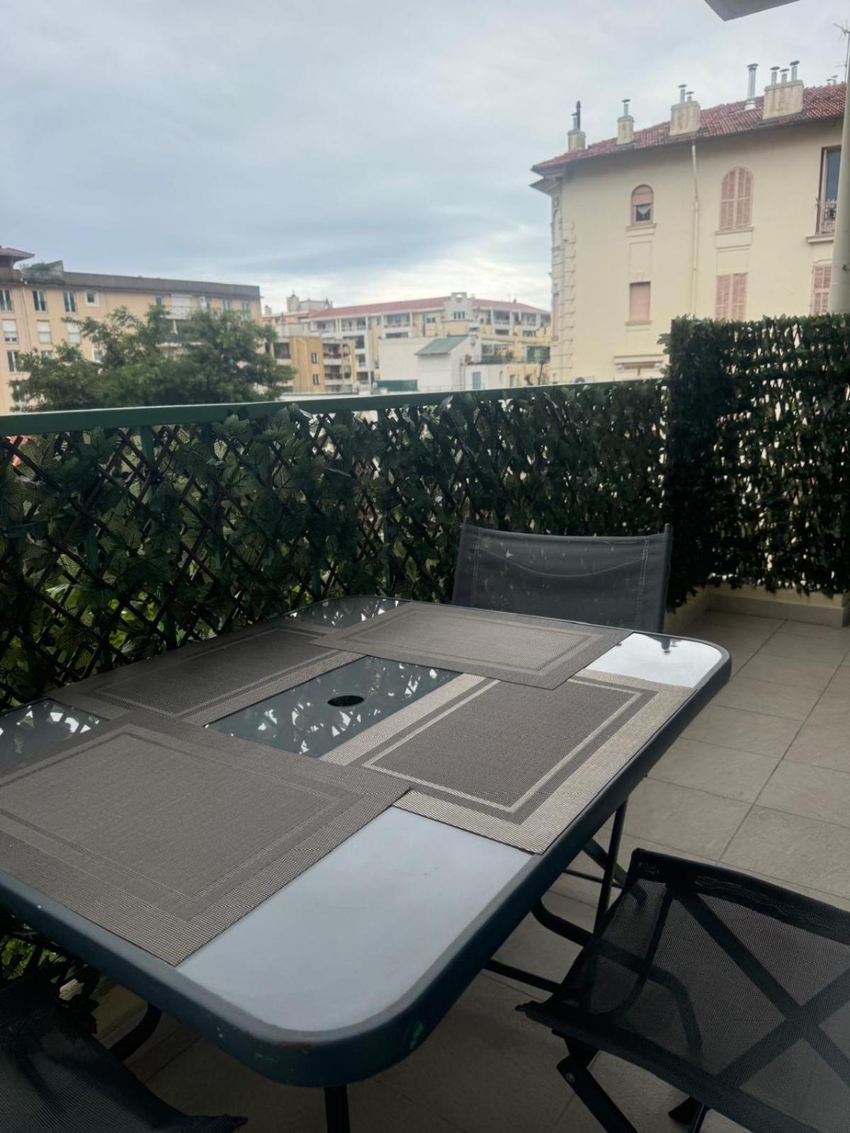 Superbe 2 pièces à 50 m de la Promenade des Anglais Nice Exterior foto